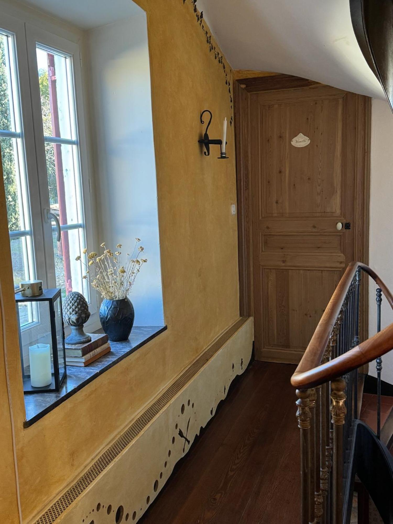 Bed and Breakfast Le Patio Des Senteurs Verzeille Exterior foto