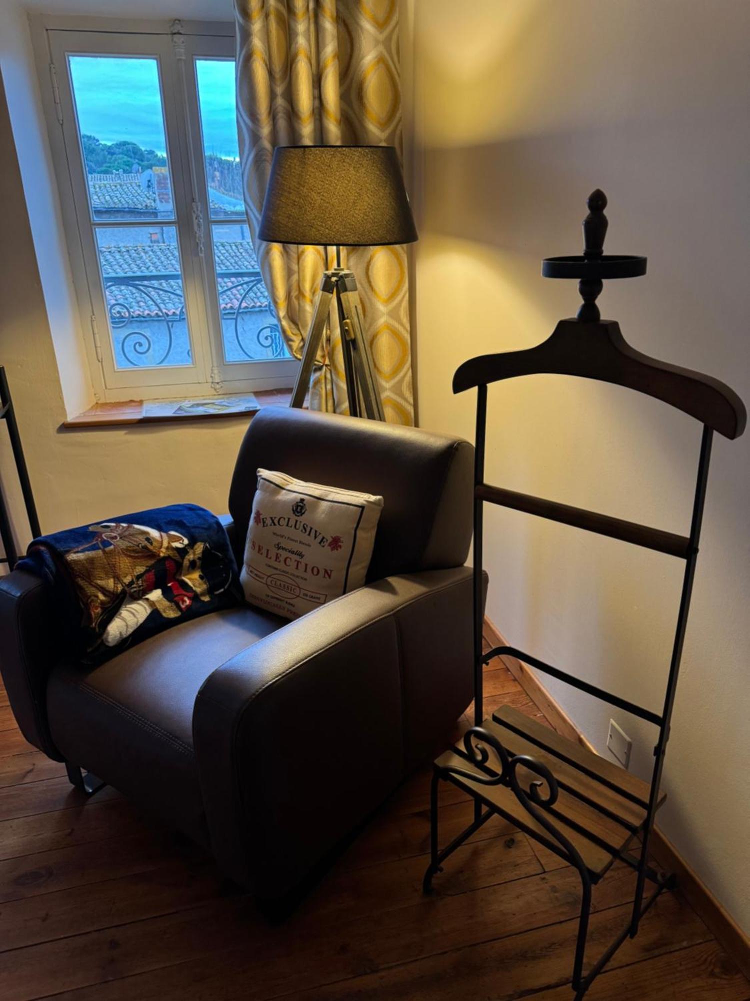 Bed and Breakfast Le Patio Des Senteurs Verzeille Exterior foto