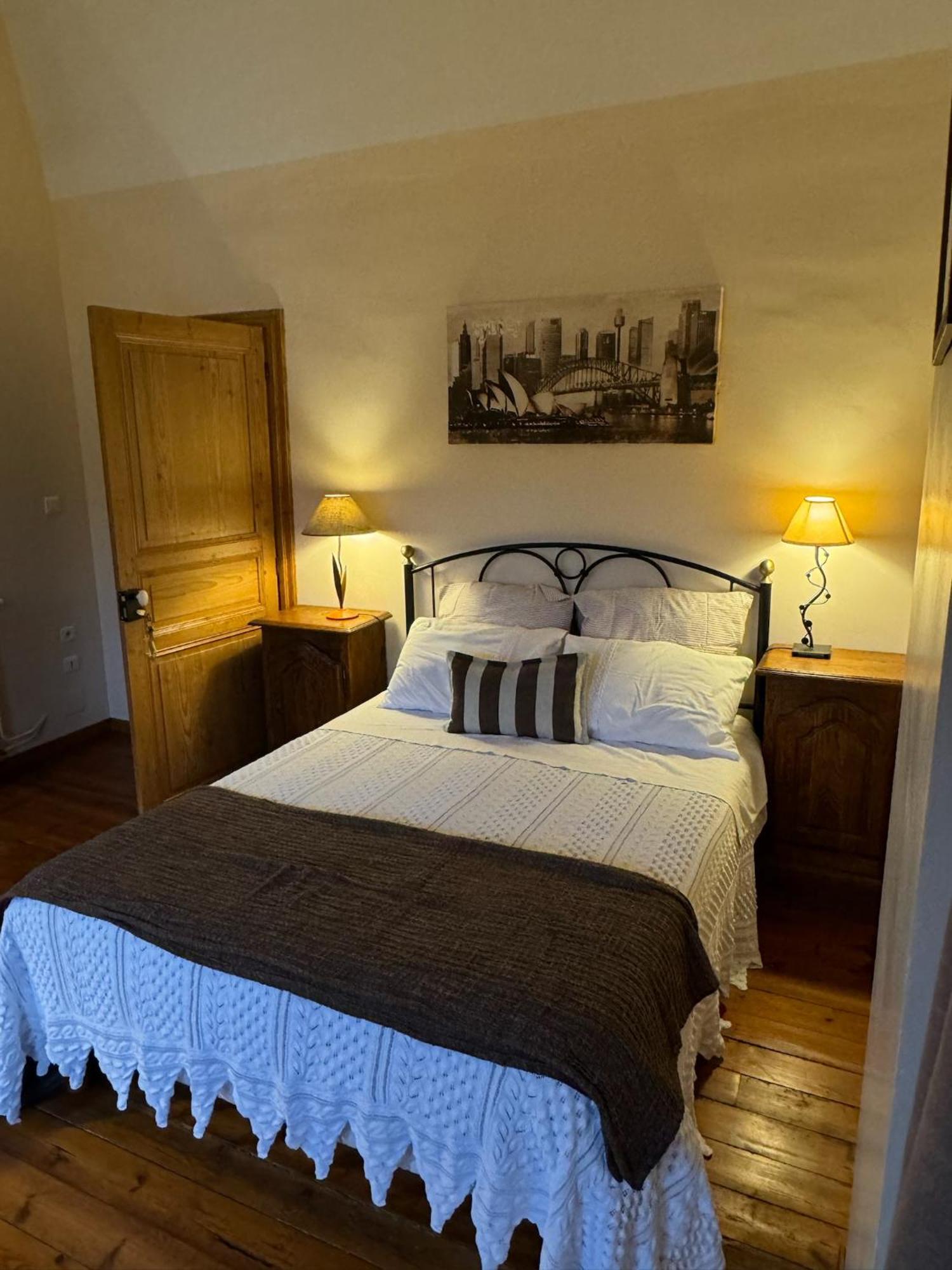 Bed and Breakfast Le Patio Des Senteurs Verzeille Exterior foto