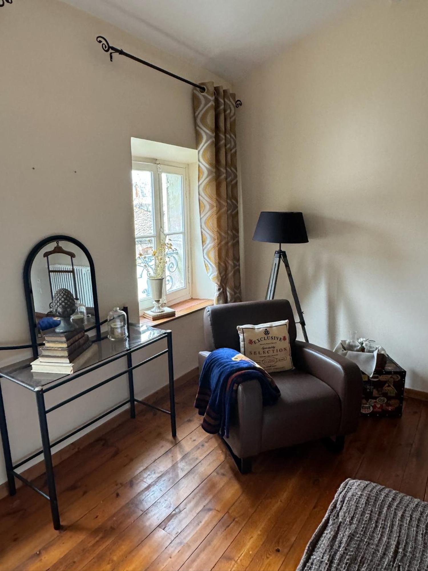 Bed and Breakfast Le Patio Des Senteurs Verzeille Exterior foto