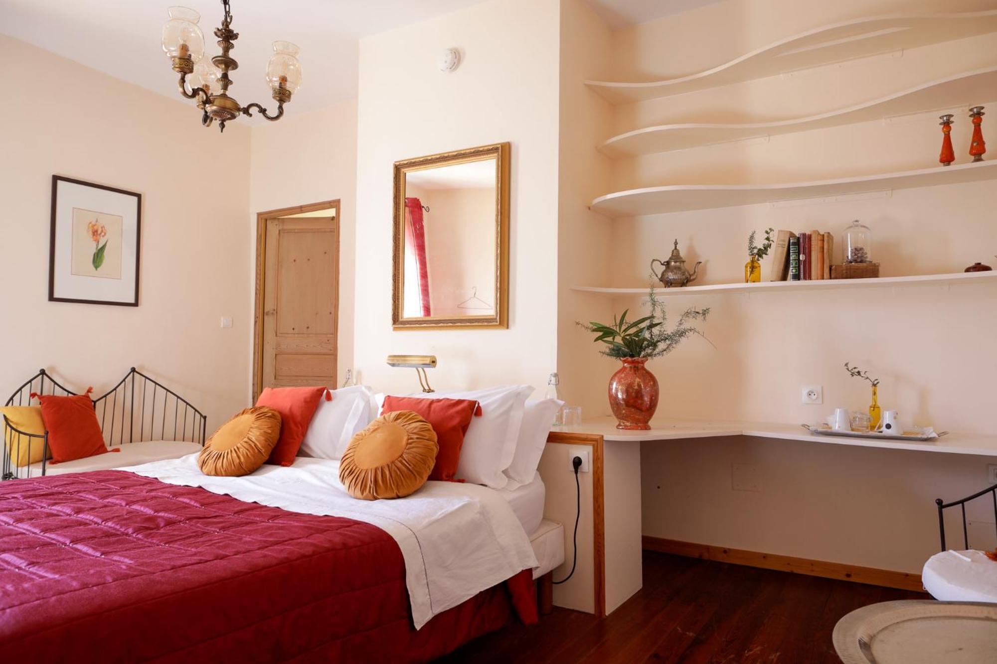 Bed and Breakfast Le Patio Des Senteurs Verzeille Exterior foto